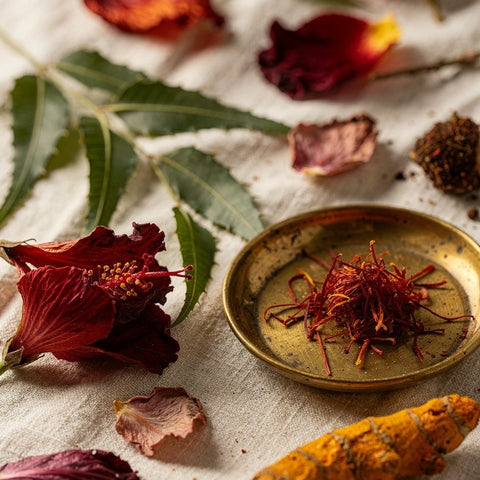 Whole plants, powders and clays